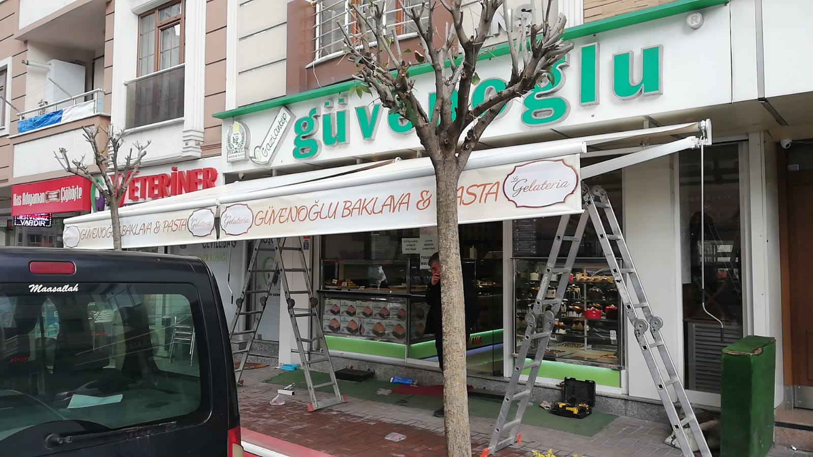 Dayanıklı Mafsallı Tente
